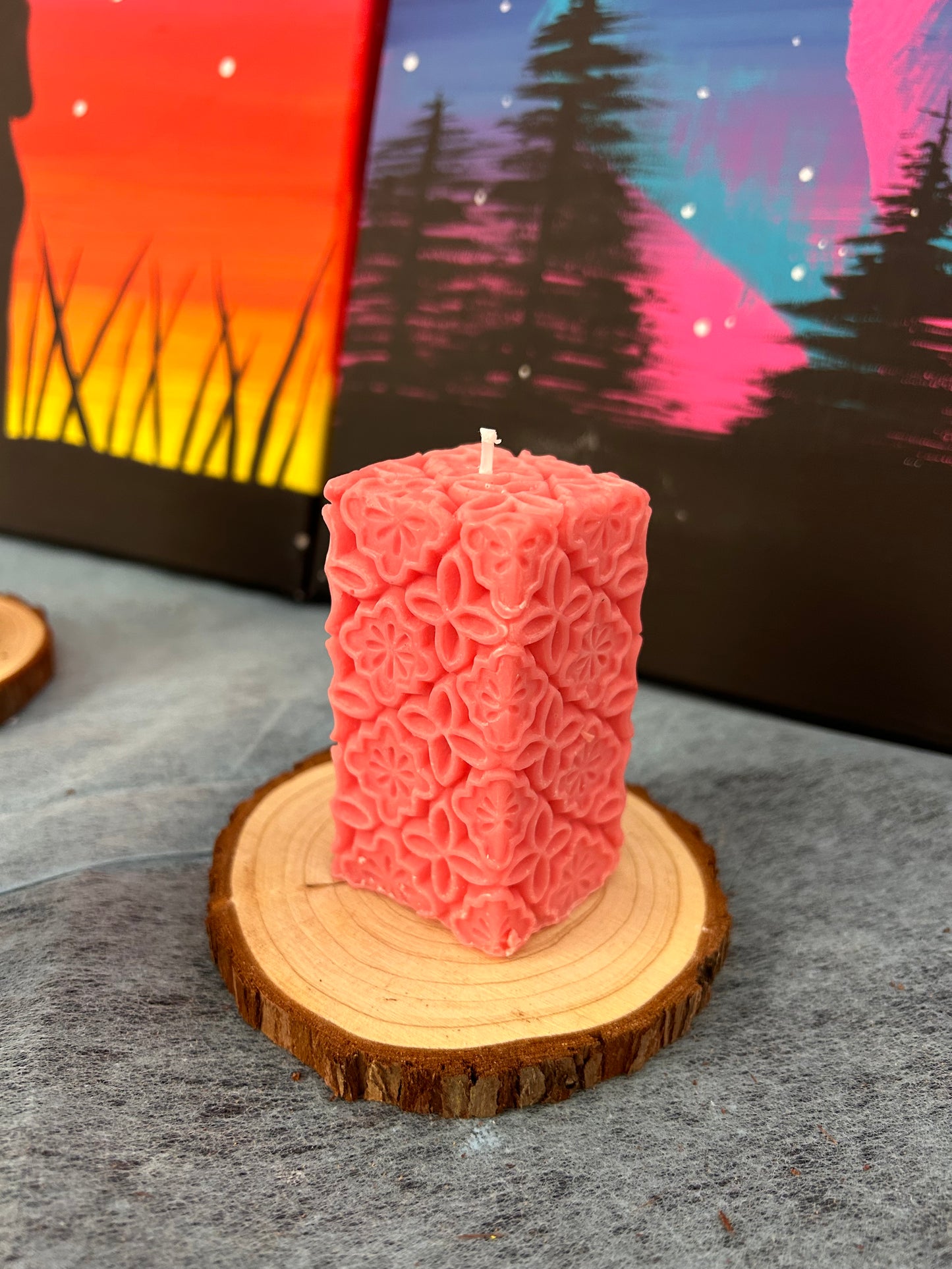 Standsäulen Kerze mit Blumen Muster