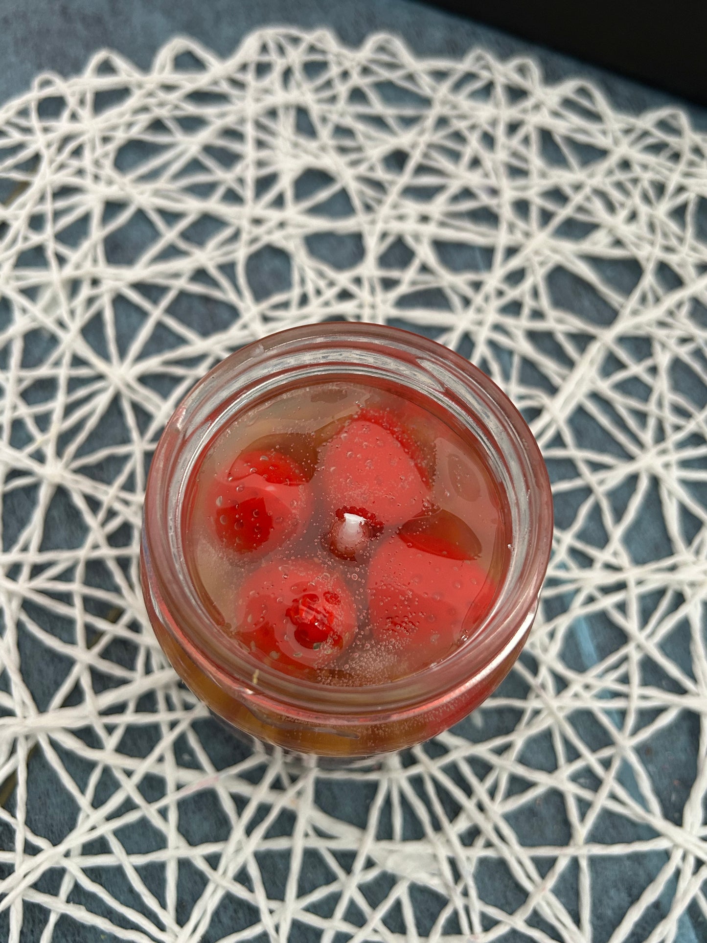 Erdbeer Dessert ( nicht essbar )