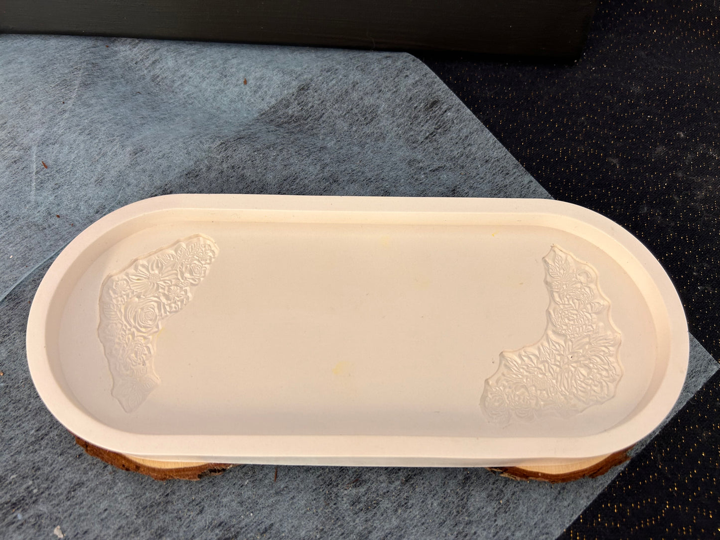 Tablet L - H=24cm B= 10cm T= 2cm