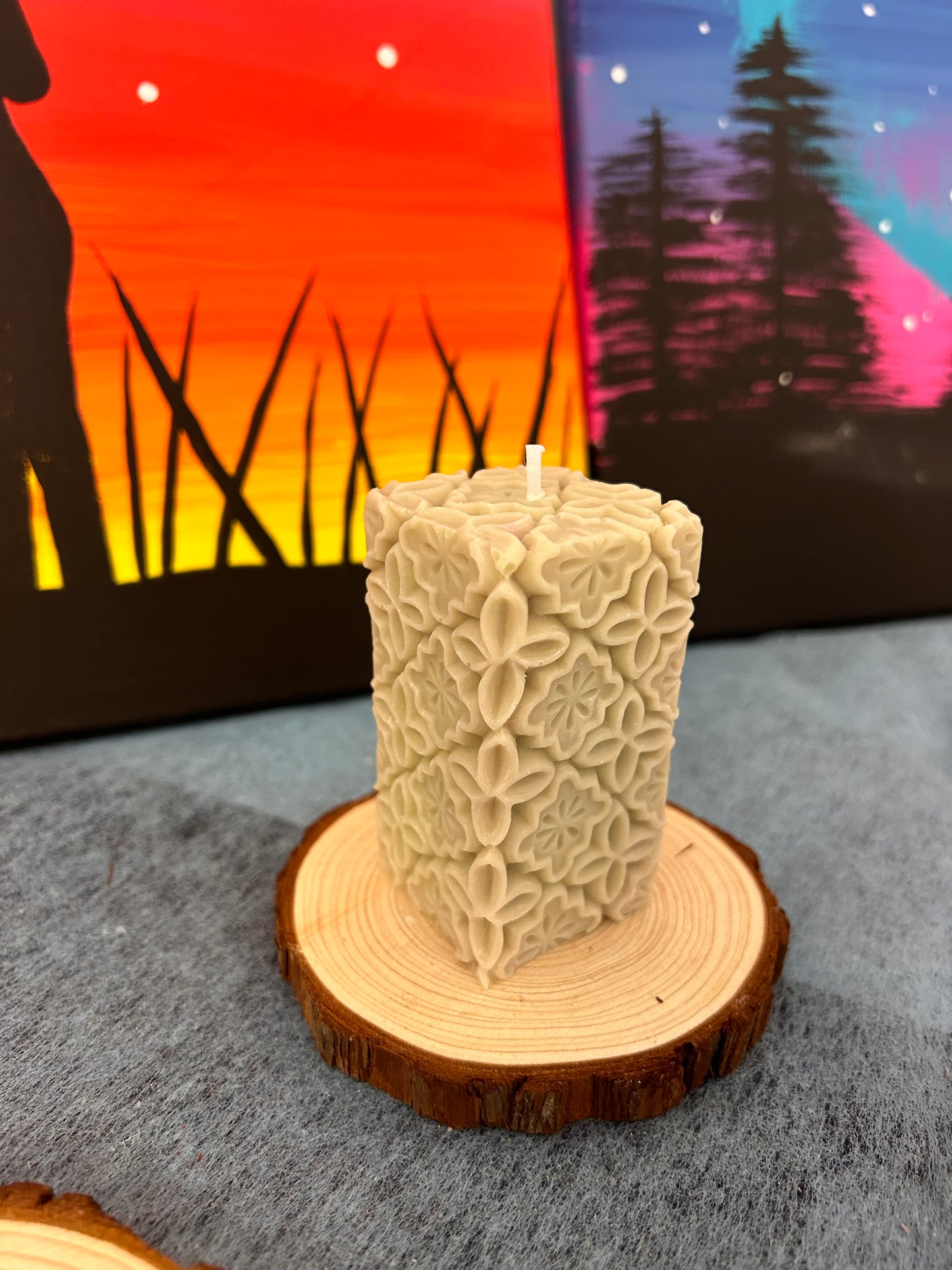 Standsäulen Kerze mit Blumen Muster
